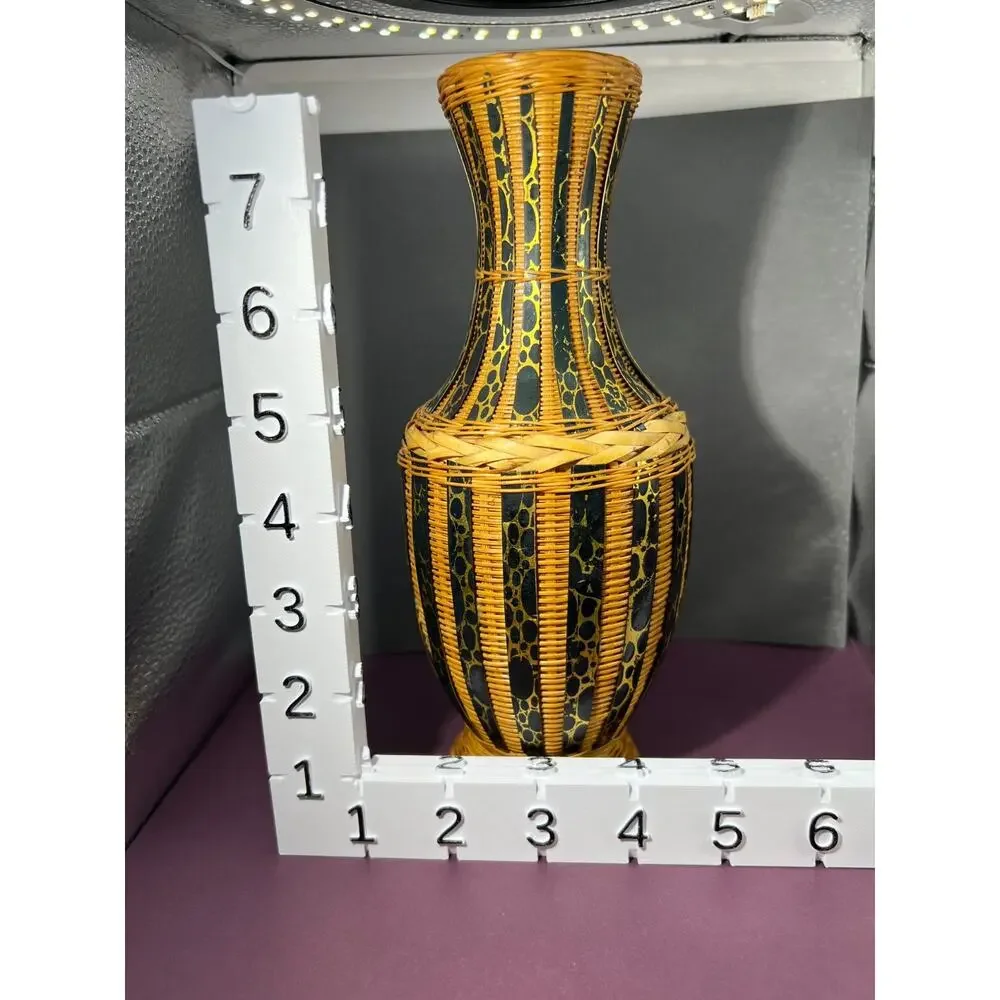 Vtg Wicker Vase Garden Path Design